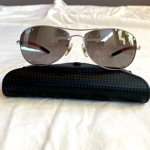 Ray-Ban Aviator sunglasses. Small lens, black/mirror. Perfect condition.